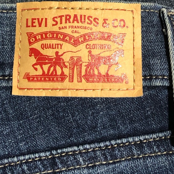 Levi’s slimming straight women’s jeans size 30W 32L. - Picture 7 of 7